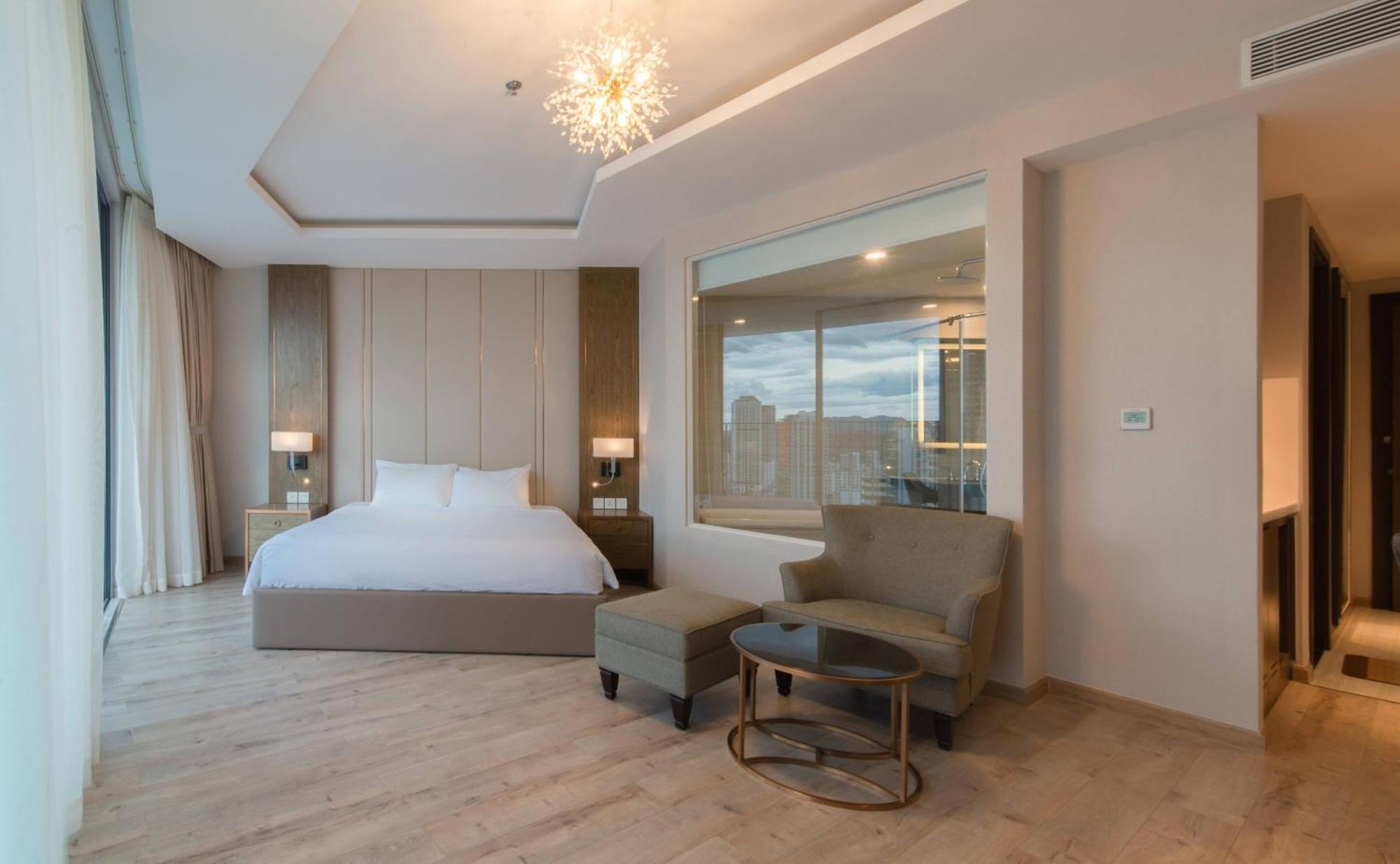 Coastal Panorama Oceanfront Suites Nha Trang Exterior photo