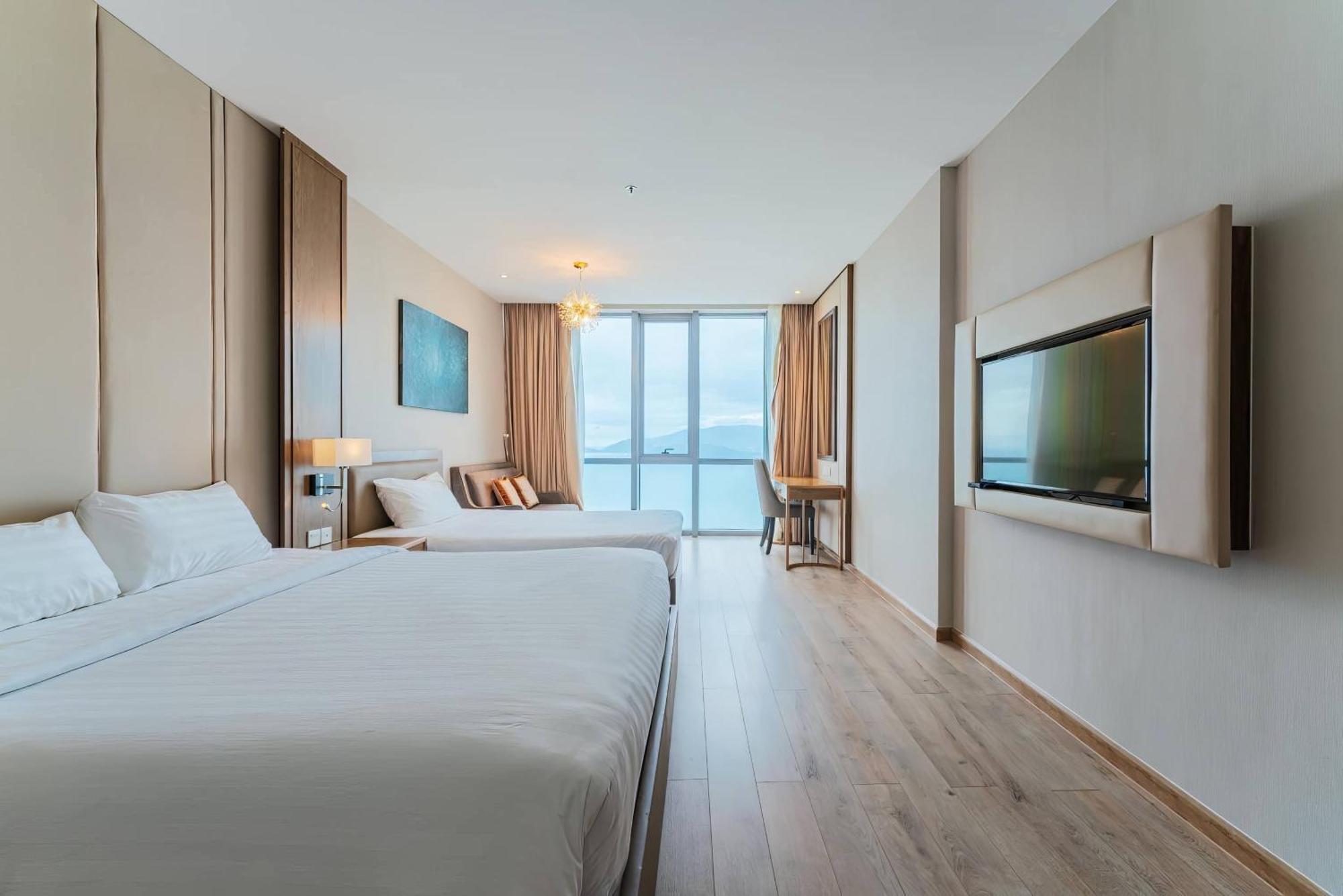 Coastal Panorama Oceanfront Suites Nha Trang Exterior photo