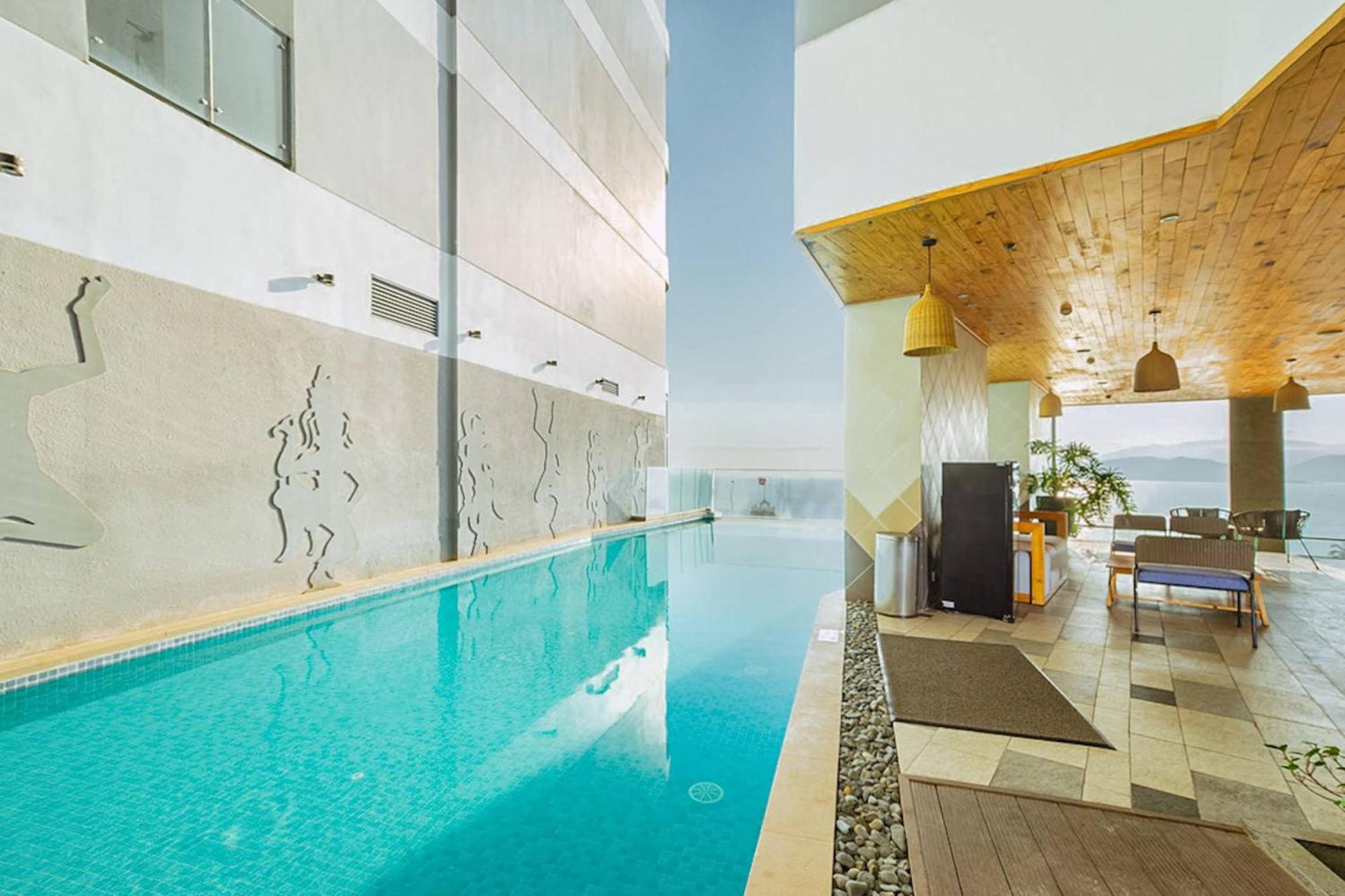 Coastal Panorama Oceanfront Suites Nha Trang Exterior photo