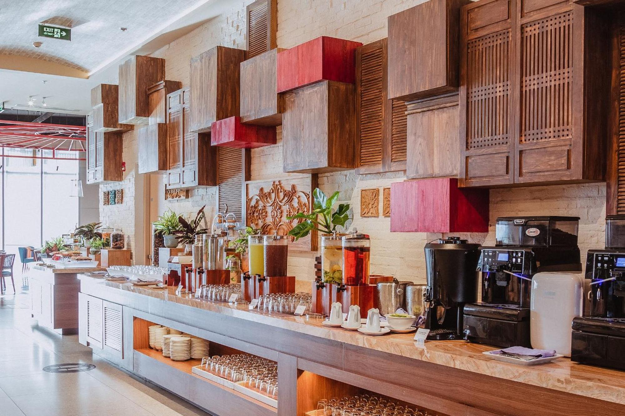Coastal Panorama Oceanfront Suites Nha Trang Exterior photo